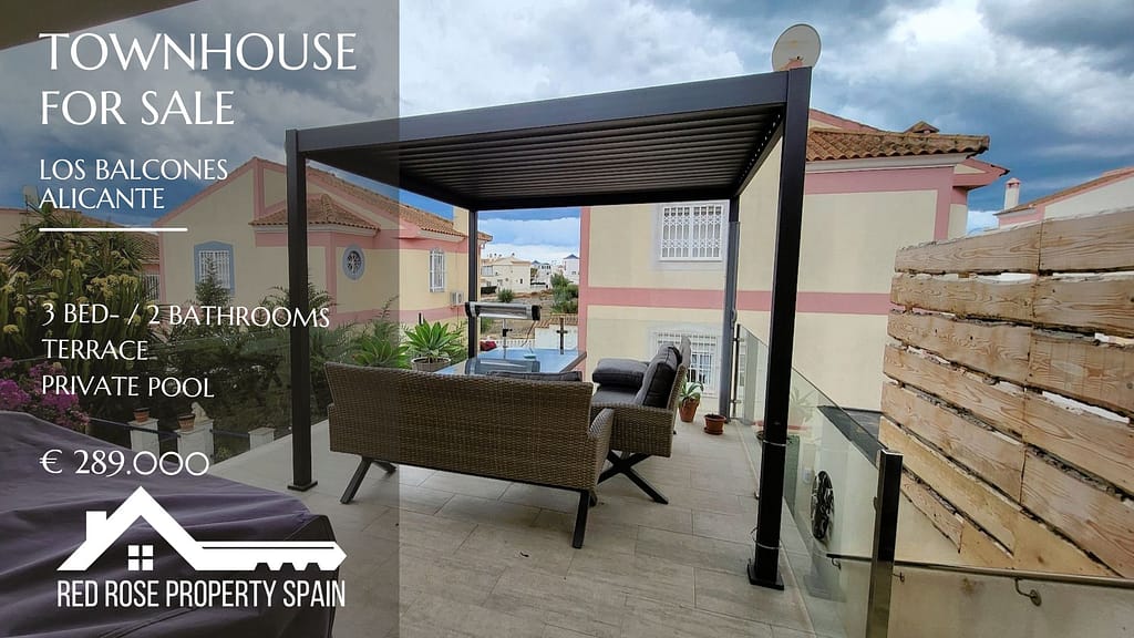 Townhouse for sale in los Balcones, Alicante