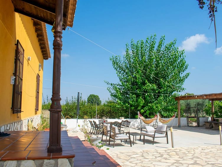 Wonderful rustic property for immediate availability with horse stables and swimming pool in Dolores, Alicante