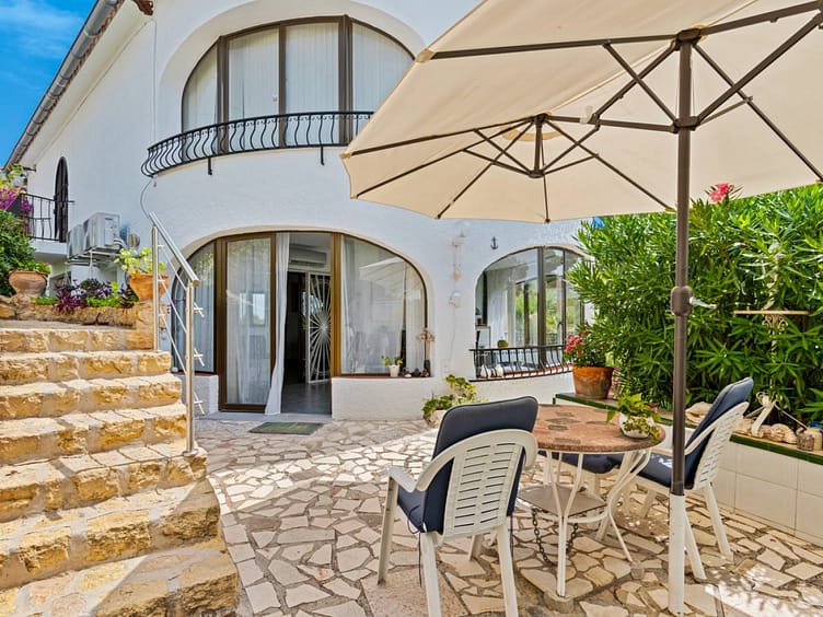 Stunning Villa with Sea Views for Sale in Altea, Alicante - €329,000