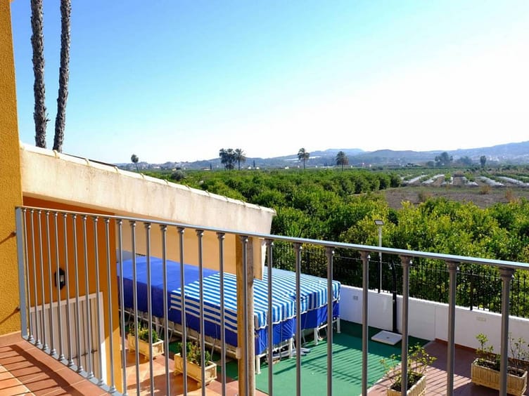 Luxury villa for immediate availability with a large agricultural plot in Orihuela, Alicante