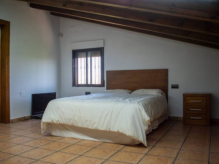 Wonderful rustic property for immediate availability with horse stables and swimming pool in Dolores, Alicante