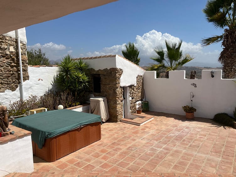 For sale Cortijo Las Ventanas, a large country estate near Riogordo/ Benamargosa, Malaga province in Spain