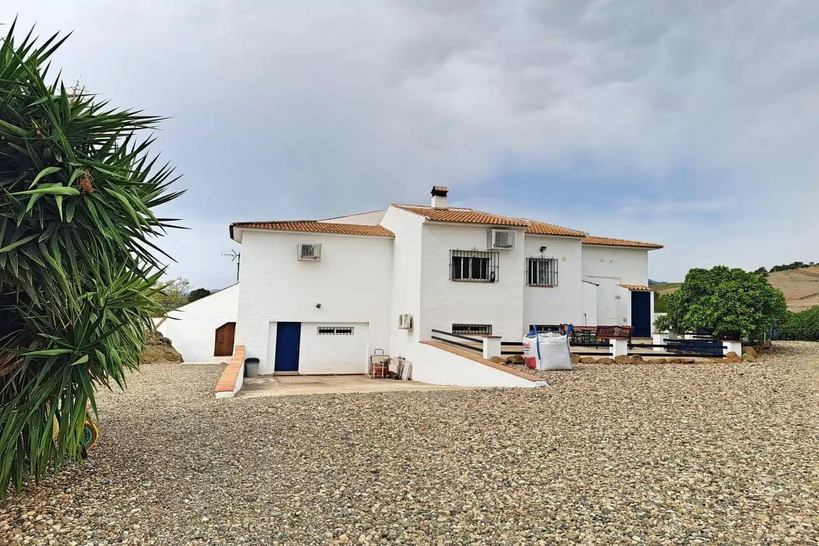 Villa for sale in Pizarra Malaga