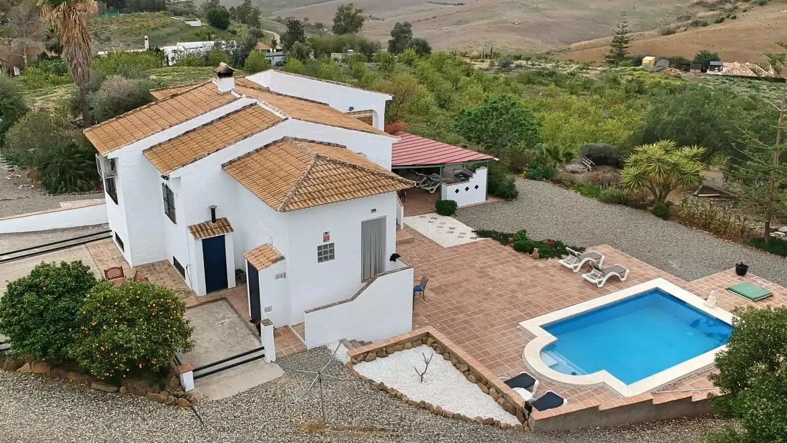 Villa for sale in Pizarra Malaga