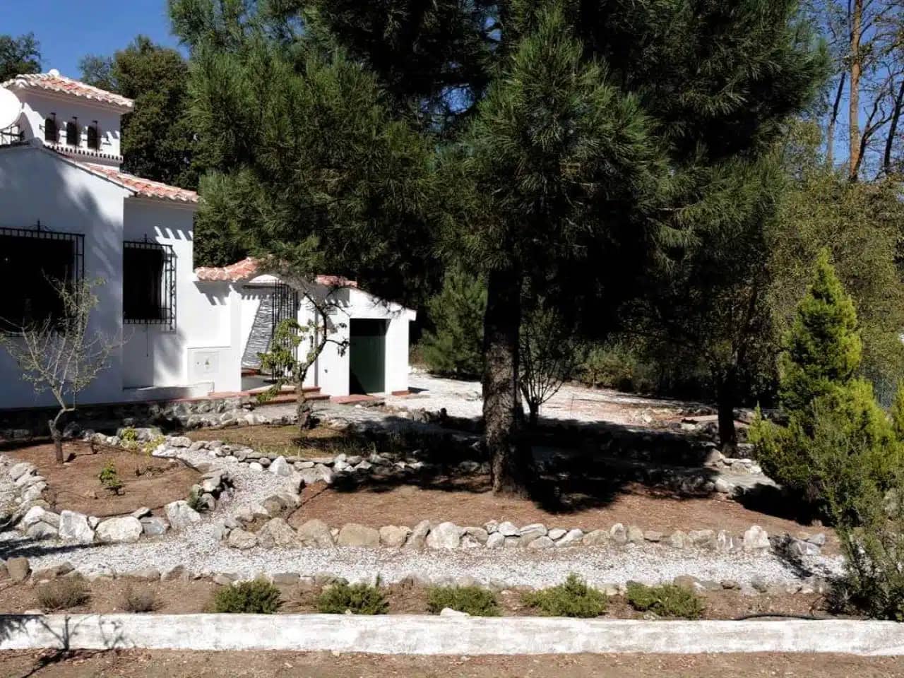 Villa for sale with private pool in Zafaraya Granada