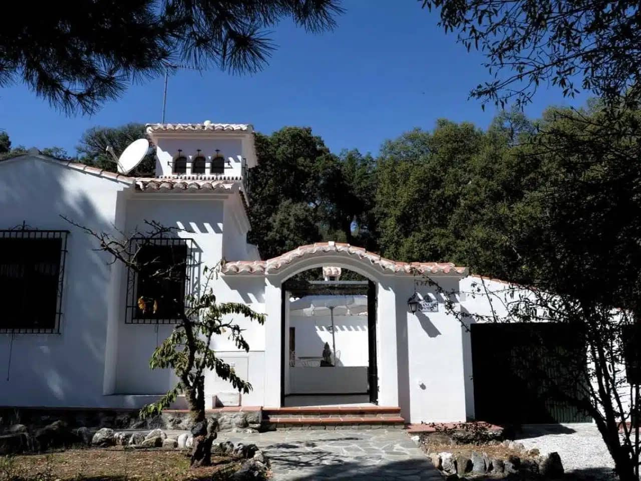 Villa for sale with private pool in Zafaraya Granada