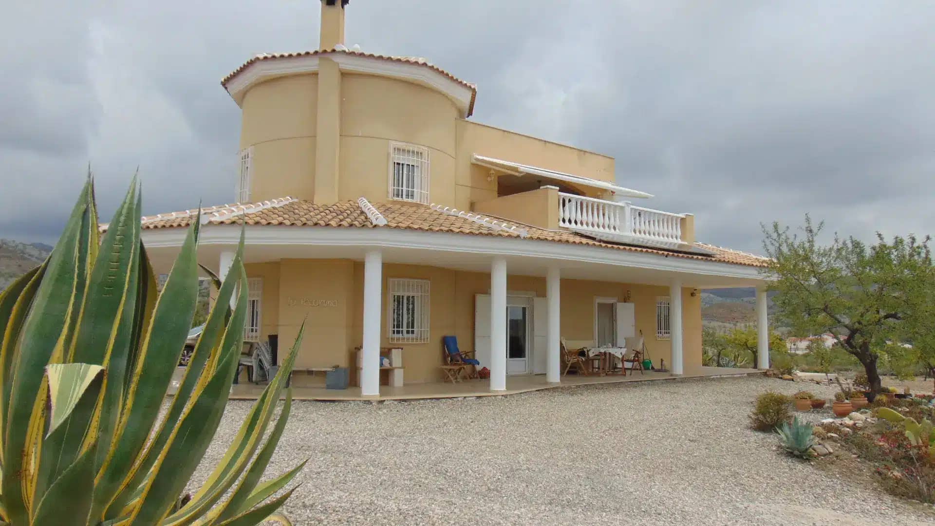 Villa for sale in Las Pocicas, Almeria