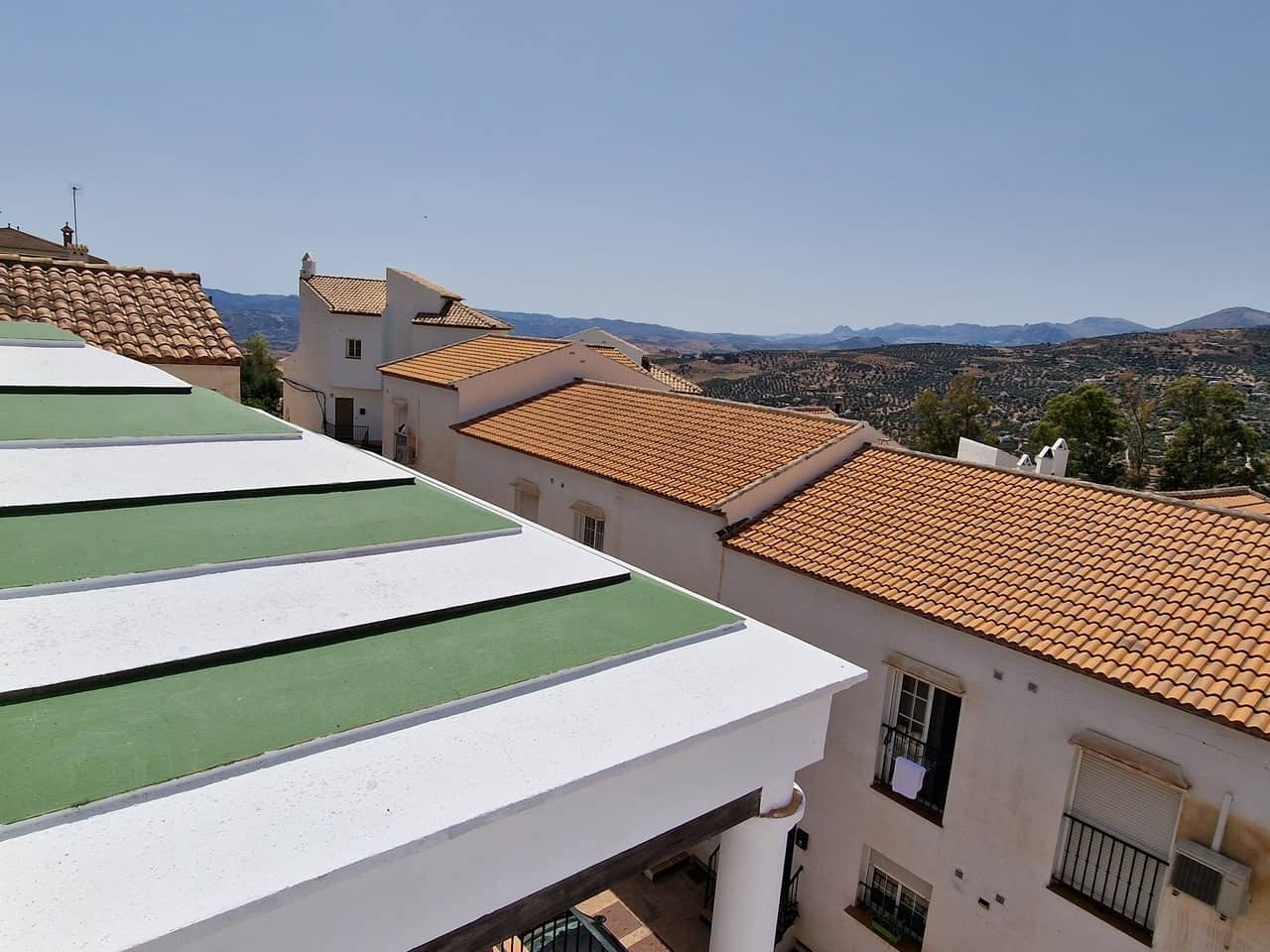 3 BED, 3 BATH TOWN HOUSE FOR SALE IN ALCAUCÍN, MÁLAGA, SPAIN.