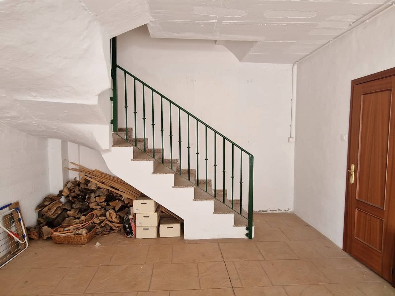 3 BED, 3 BATH TOWN HOUSE FOR SALE IN ALCAUCÍN, MÁLAGA, SPAIN.