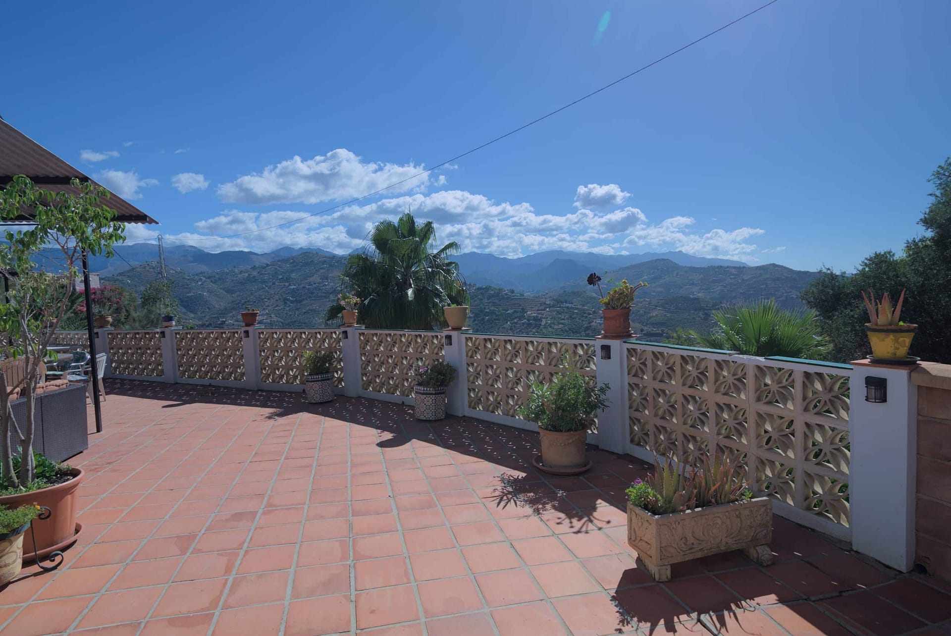 Property for sale in Sayalonga Malaga