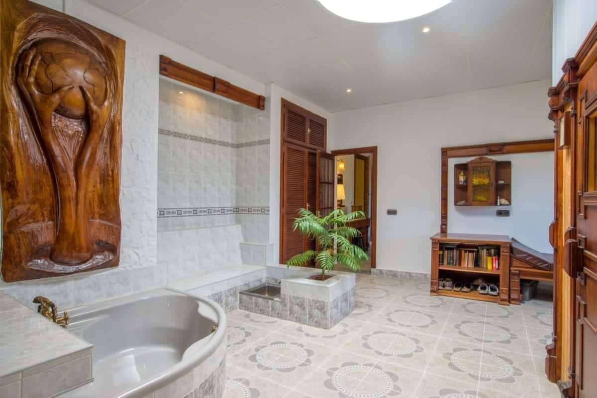 Villa for sale in Alhaurin el Grande, Malaga - € 870.000