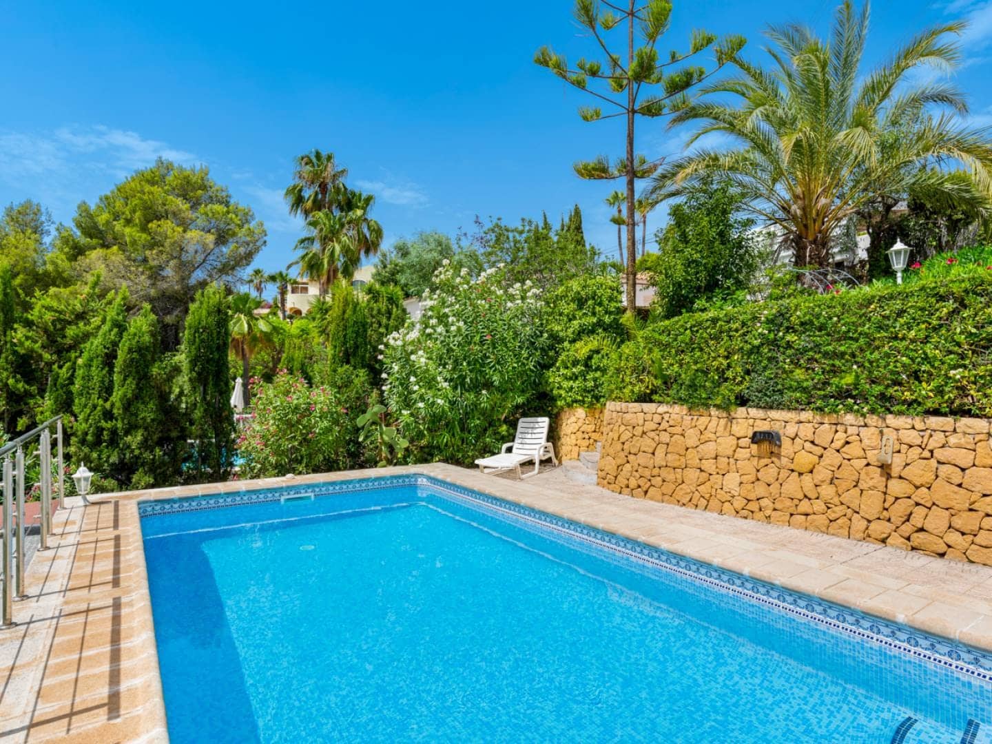 Stunning Villa with Sea Views for Sale in Altea, Alicante - €329,000