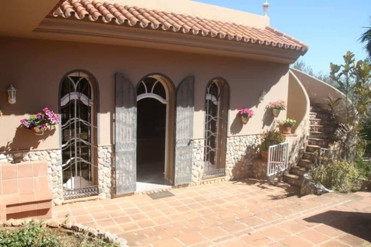 Villa for sale in Alhaurin el Grande, Malaga - € 870.000